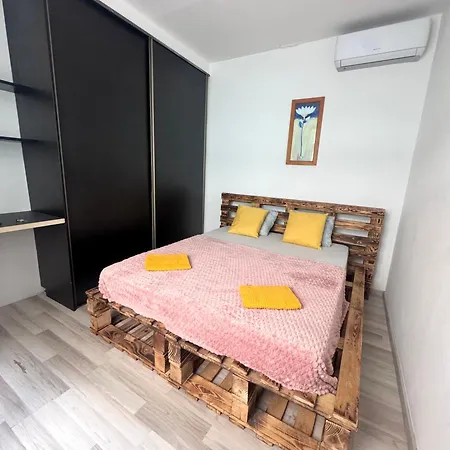 Old Town 2-room Apartment, Prime Location Apartmán *